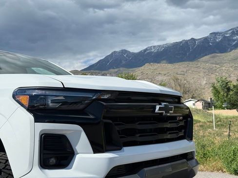 Used 2023 Chevrolet Colorado Z71 w/ Z71 Convenience Package 2 AWD/4WD image 18