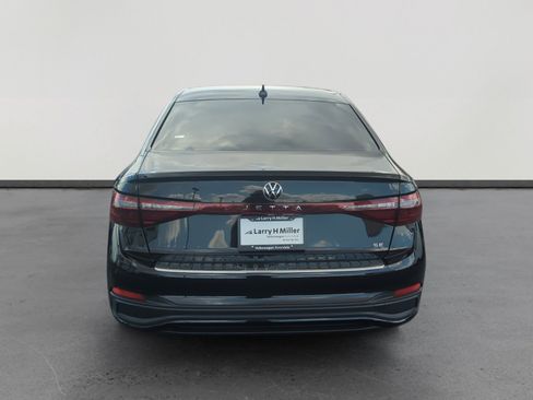 New 2025 Volkswagen Jetta SE image 4