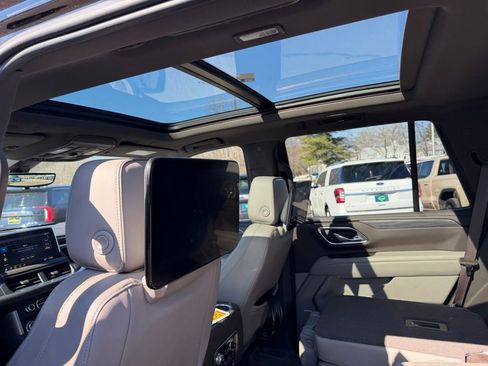 Used 2021 GMC Yukon SLT w/ SLT Luxury Plus Package image 7