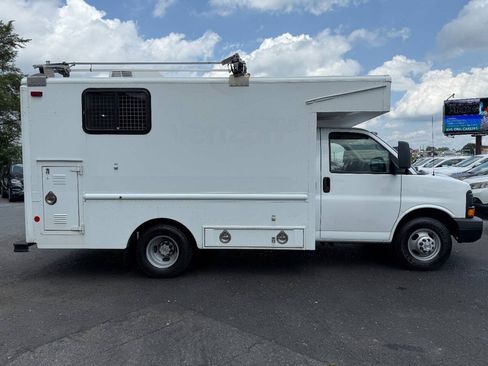 Used 2009 Chevrolet Express 3500 RWD image 4