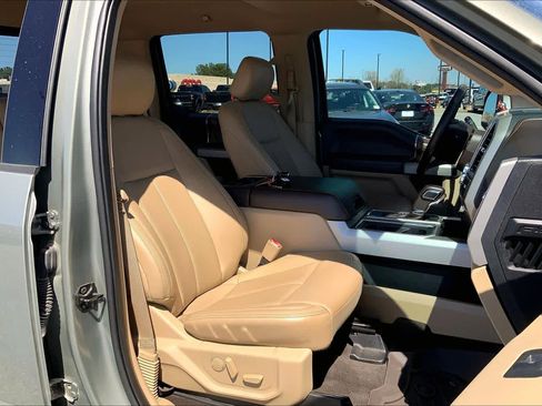 Used 2020 Ford F150 Lariat w/ Trailer Tow Package RWD image 15