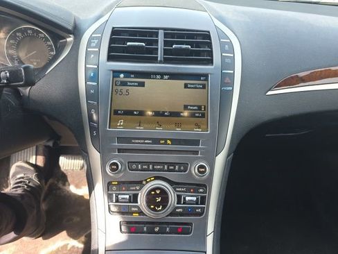 Used 2017 Lincoln MKZ Select w/ Climate Package image 11