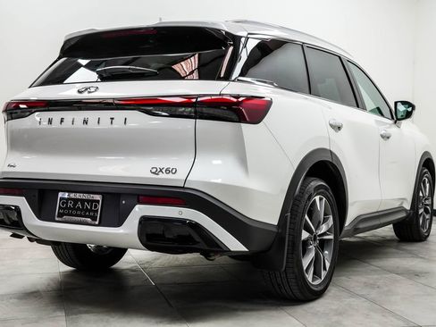 Used 2025 INFINITI QX60 Luxe image 12