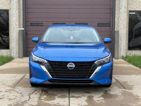 Used 2024 Nissan Sentra SV image 2