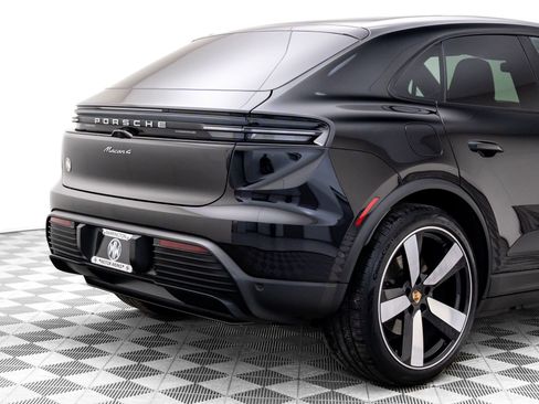 Certified 2025 Porsche Macan 4 Electric image 34