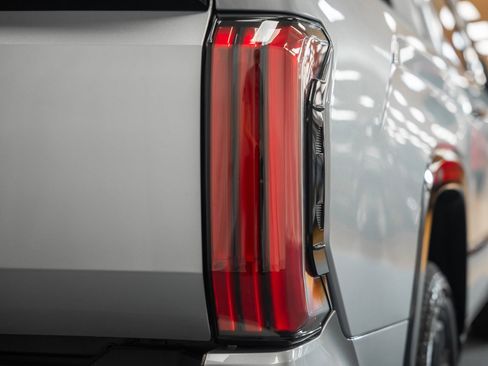 Used 2024 Toyota Tundra Platinum image 7