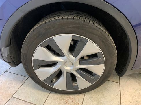 Used 2023 Tesla Model Y Long Range AWD/4WD image 10