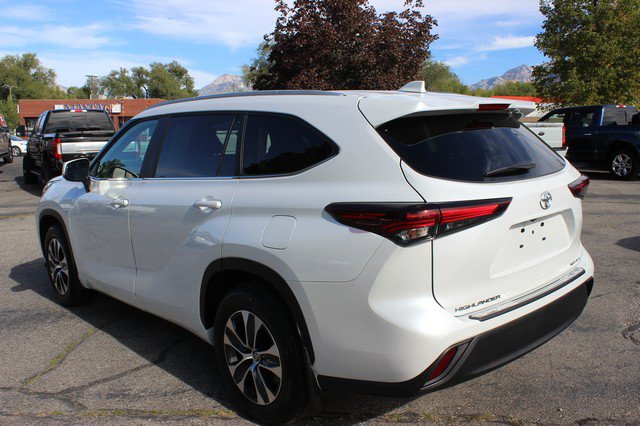Used 2026 Toyota Highlander XLE AWD/4WD image 2