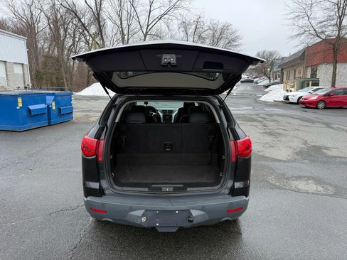Used 2009 Chevrolet Traverse LT image 14