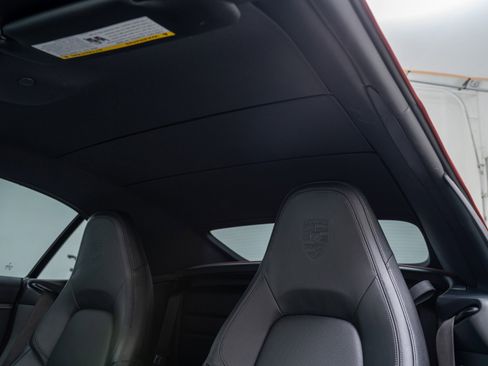 Used 2024 Porsche 911 Carrera image 31
