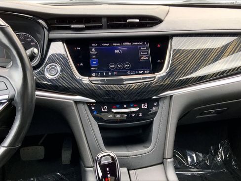 Used 2024 Cadillac XT6 Premium Luxury FWD image 16