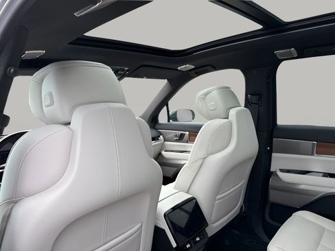 New 2026 Cadillac Vistiq Luxury w/ LPO, Floor Liner Package image 43