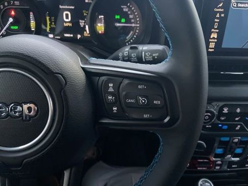 Used 2024 Jeep Wrangler Unlimited Rubicon 4xe w/ Technology Group image 17