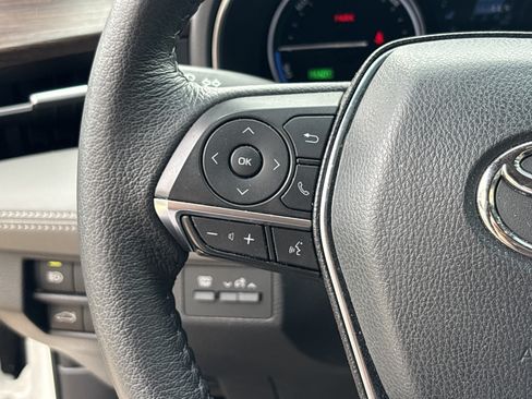 Used 2021 Toyota Avalon XLE w/ Moonroof Package FWD image 19