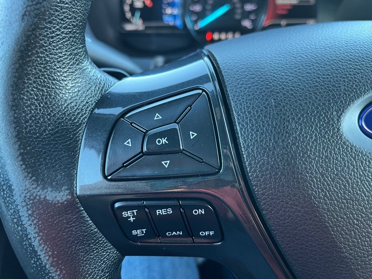 Used 2017 Ford Explorer XLT w/ Equipment Group 202A FWD image 18