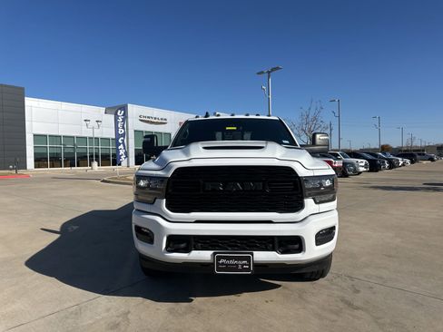 Used 2024 RAM 2500 Limited image 8