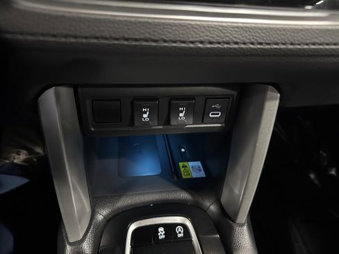 Used 2023 Toyota Corolla Cross XLE image 13