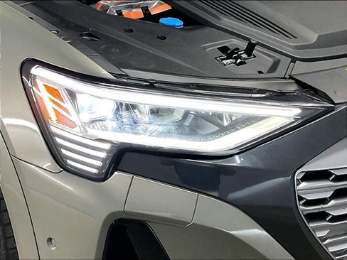 Certified 2024 Audi Q8 e-tron Premium Plus AWD/4WD image 28