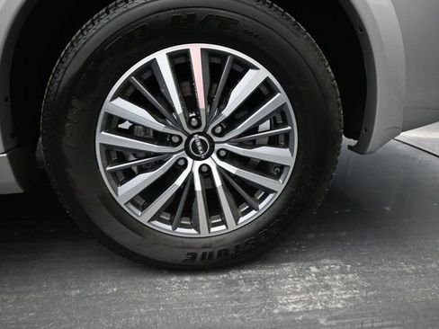 Used 2024 Nissan Armada SL w/ Captain's Chairs Package RWD image 15