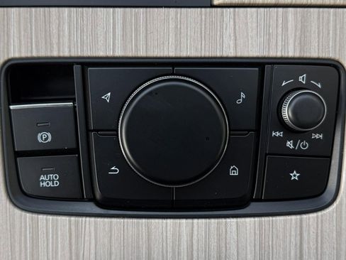 Used 2025 MAZDA CX-70 Plug-In Hybrid w/ Premium Pkg image 40