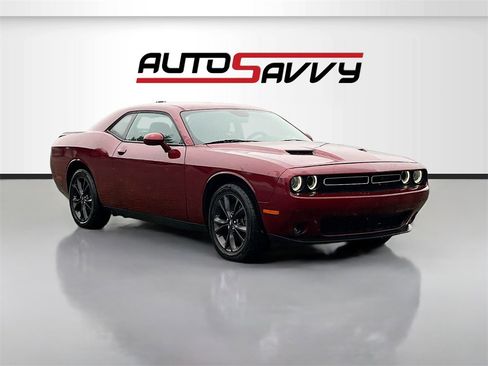 Used 2020 Dodge Challenger SXT w/ Blacktop Package image 1