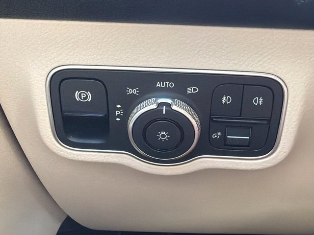 Used 2022 Mercedes-Benz GLB 250 image 30