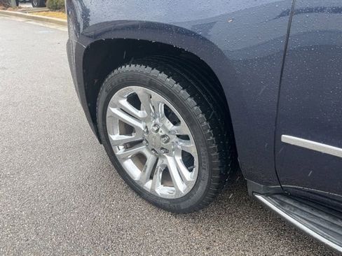 Used 2019 GMC Yukon SLT w/ Premium Edition image 9