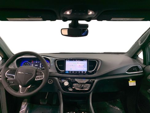 New 2026 Chrysler Pacifica Limited image 21