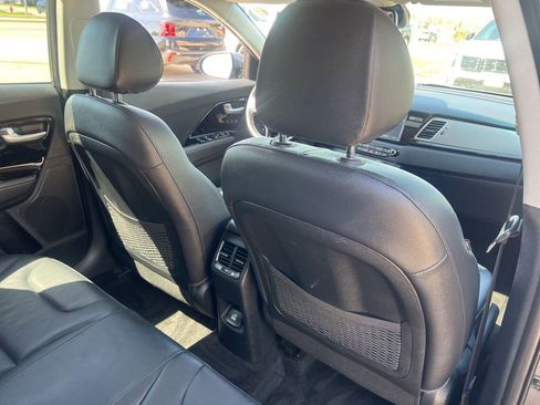 Used 2018 Kia Niro EX w/ EX Premium Package image 15