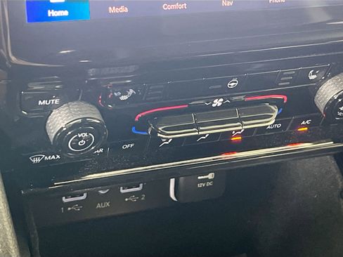 Used 2023 Jeep Grand Cherokee Limited w/ Black Appearance Package image 19