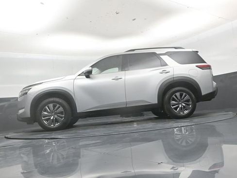 Used 2024 Nissan Pathfinder SV AWD/4WD image 46