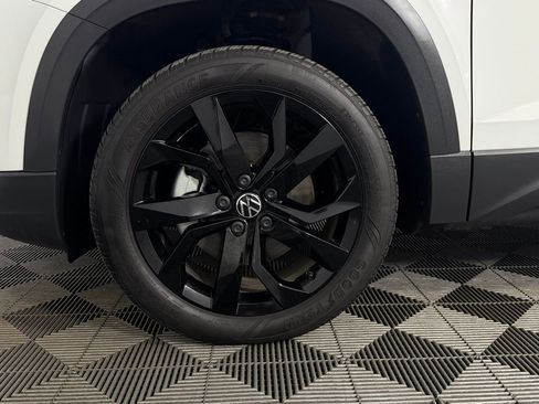 Used 2022 Volkswagen Taos SE image 12