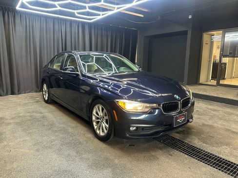 Used 2017 BMW 320i xDrive Sedan image 9