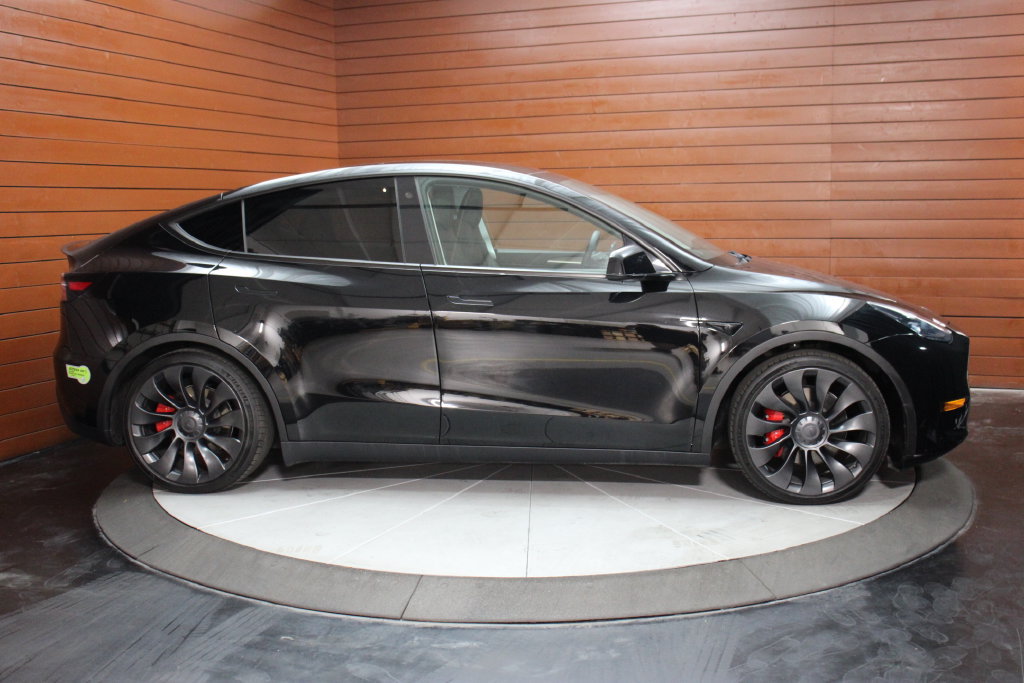 Used 2023 Tesla Model Y Performance AWD/4WD image 25