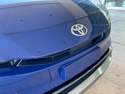 Used 2023 Toyota Prius XLE AWD/4WD image 31