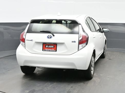 Used 2016 Toyota Prius C One image 5