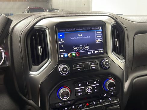 Used 2019 Chevrolet Silverado 1500 LTZ AWD/4WD image 8