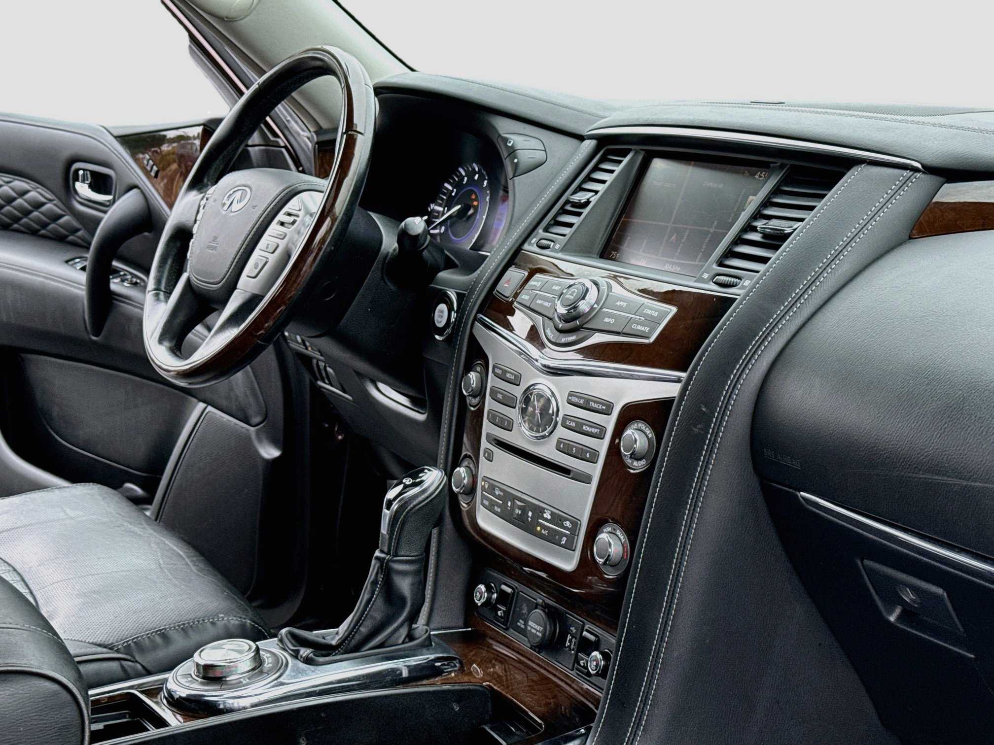 Used 2018 INFINITI QX80 4WD w/ Deluxe Technology Package image 15