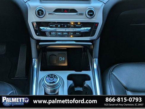 Used 2022 Ford Explorer XLT w/ Equipment Group 202A image 20