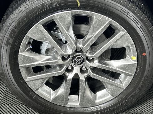 New 2025 Toyota RAV4 Limited image 9