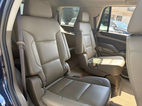 Used 2020 Chevrolet Tahoe LT w/ Luxury Package RWD image 32