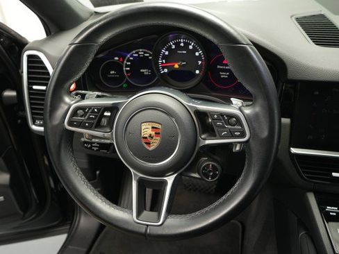 Used 2023 Porsche Cayenne Platinum Edition AWD/4WD image 30