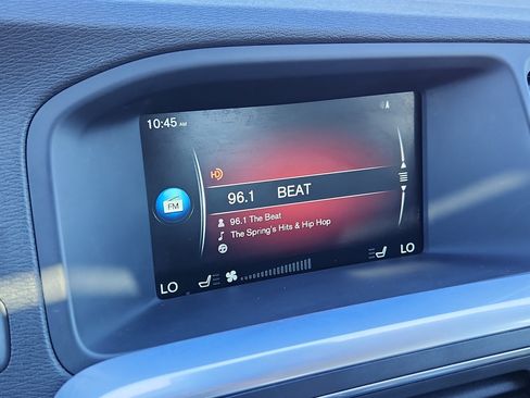 Used 2017 Volvo V60 T5 Premier w/ Convenience Package image 19