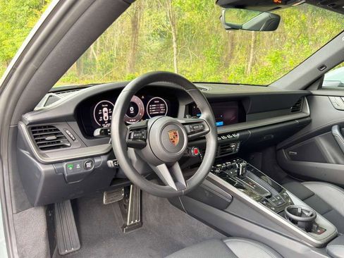 Certified 2025 Porsche 911 Carrera RWD image 4