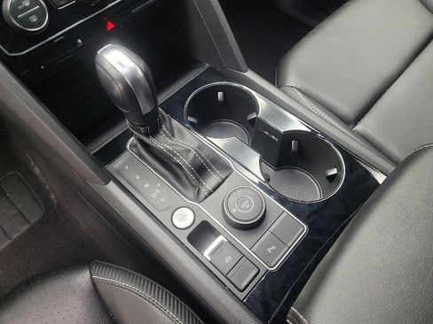 Used 2021 Volkswagen Atlas Cross Sport SEL image 26