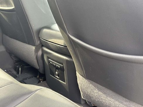 Used 2012 RAM 1500 Laramie RWD image 11