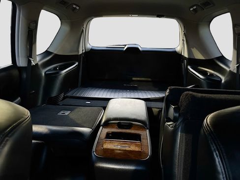 Used 2024 Nissan Armada SL w/ Captain's Chairs Package image 25