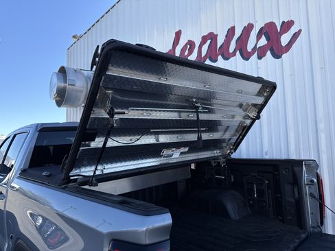 Used 2024 GMC Sierra 1500 AT4 w/ Technology Package image 6