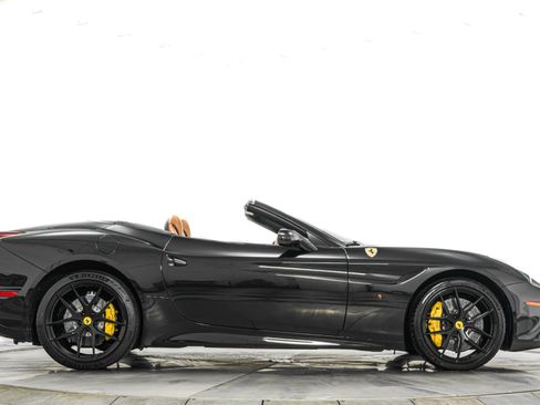 Used 2015 Ferrari California T image 50