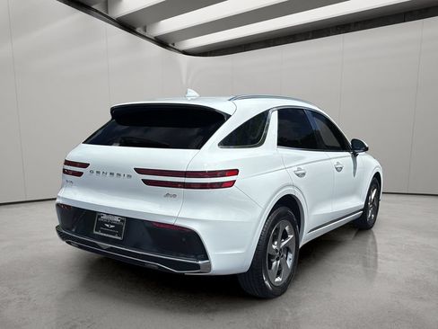 Certified 2026 Genesis GV70 2.5T AWD/4WD image 5